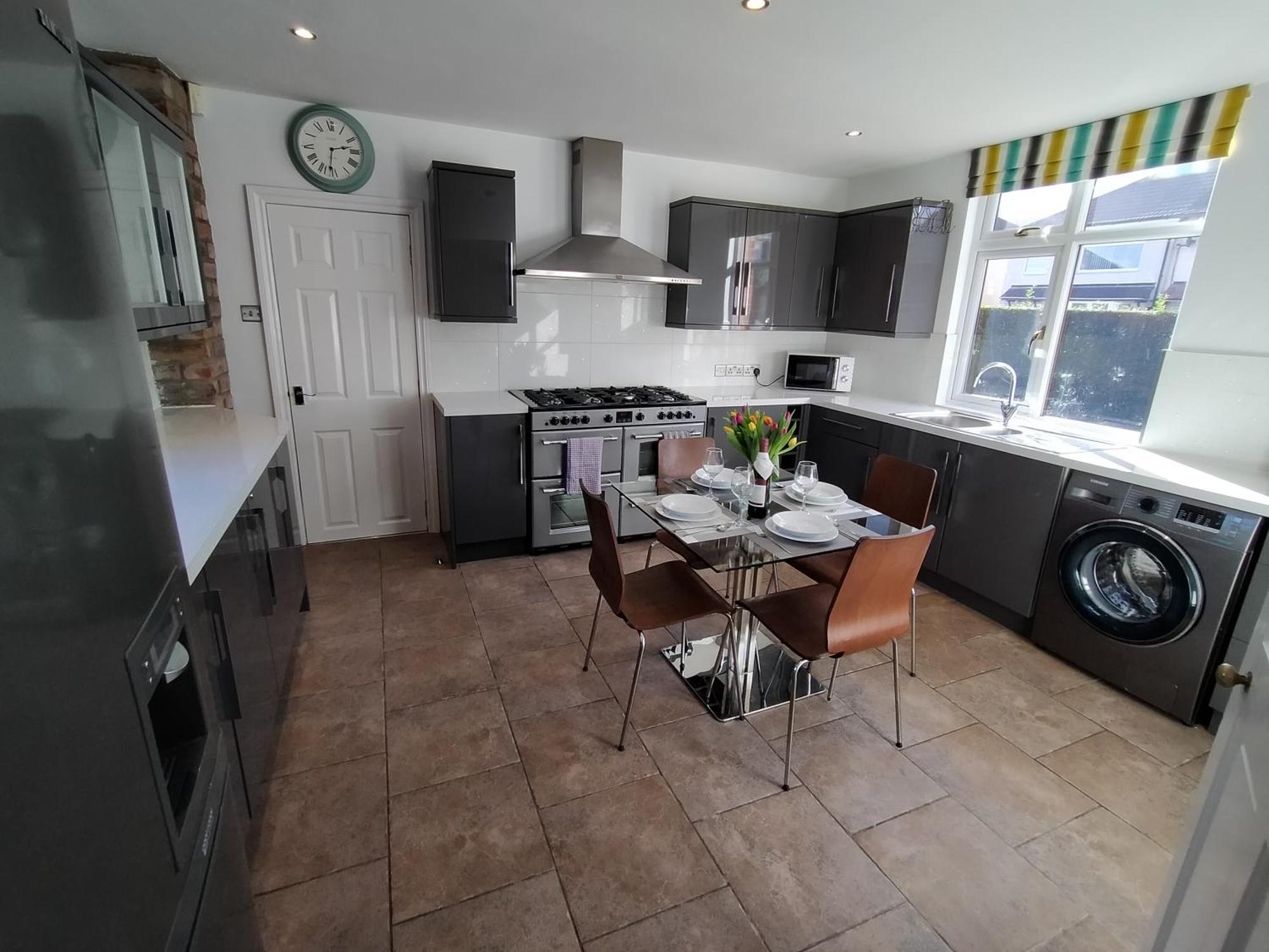 Villa Sirius House - Sleeps 7, Driveway, Garden Crewe Exterior foto