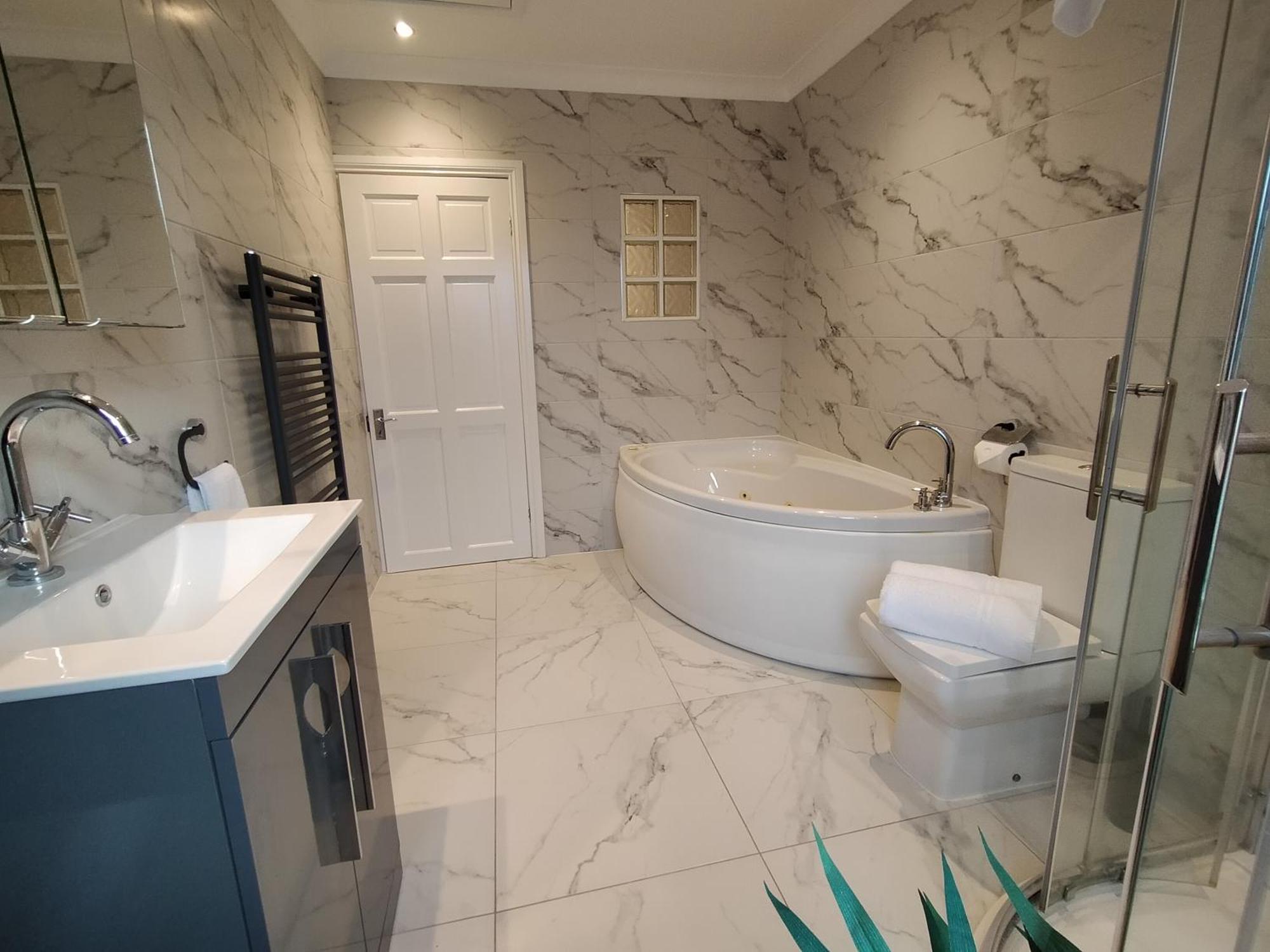 Villa Sirius House - Sleeps 7, Driveway, Garden Crewe Exterior foto